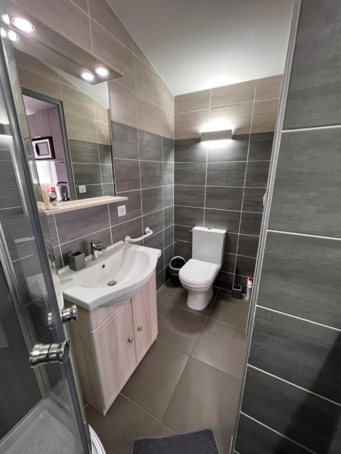 Chambres D'Hotes Chez Florence Montmerle-sur-Saone Exteriör bild