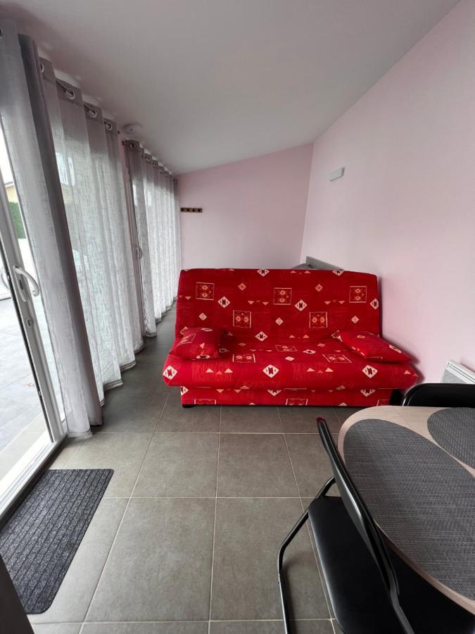 Chambres D'Hotes Chez Florence Montmerle-sur-Saone Exteriör bild