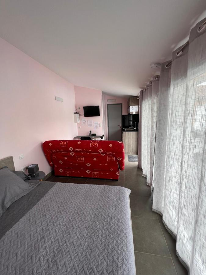 Chambres D'Hotes Chez Florence Montmerle-sur-Saone Exteriör bild